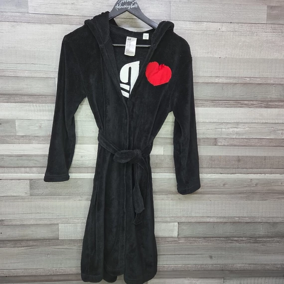 H&M fekete polár fürdőköntös, piros szív mintával, 146/152 