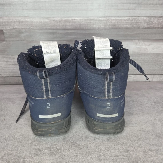 Quechua vízálló sötétkék bundás bakancs, 36