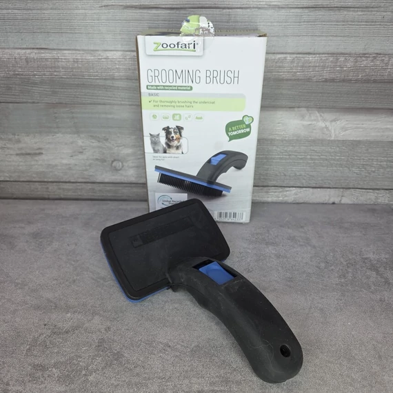 Zoofari Szőrápoló kefe saját dobozában