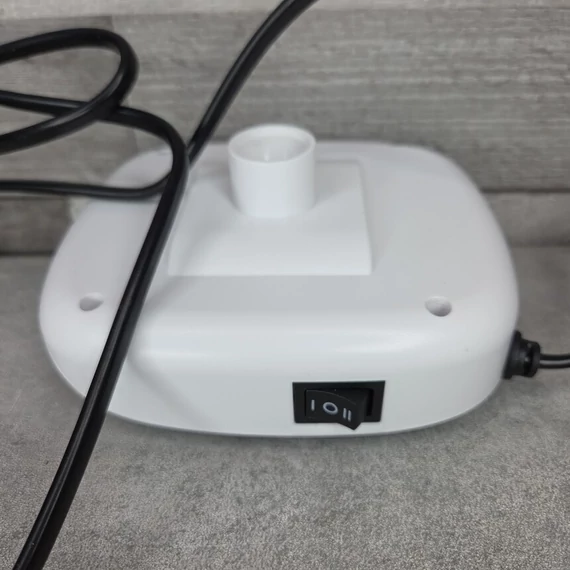 Szivargyújtós fekete-fehér autós hűtő- és fűtőventilátor