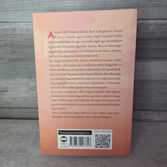 Hannah Grace: Wildfire - Futótűz, könyv