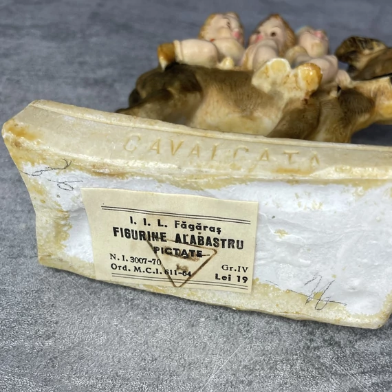 Figurine Alabastru I.I.L.Fagaras szamárháton utazó gyerekek szobor dísz