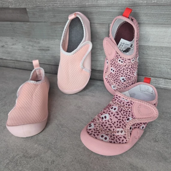 Decathlon kislány vízicipő és benti cipő szett, 25