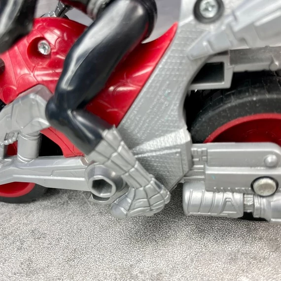 Marvel 2016 Spiderman motoros fekete-ezüst Pókember játék figura