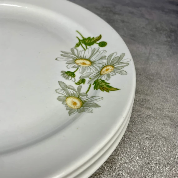 Zsolnay zöld-sárga margaréta mintás porcelán 3 db-s kistányér szettZsolnay zöld-sárga margaréta mintás porcelán 3 db-s kistányér szett