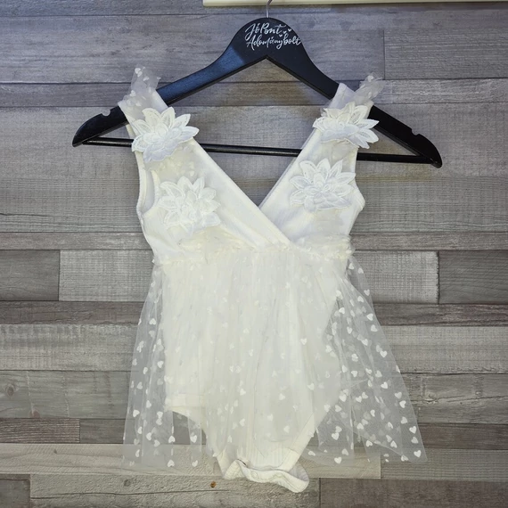 Shein fehér ujjatlan csipkés baba body, 98