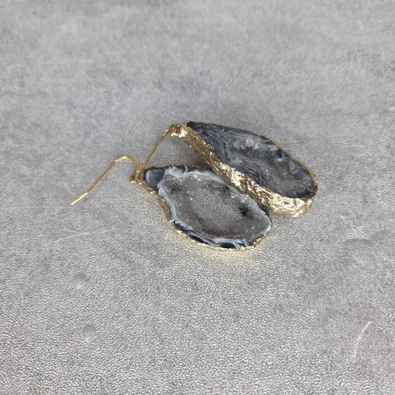 Aranyozott szélű achát geóda fülbevaló pár