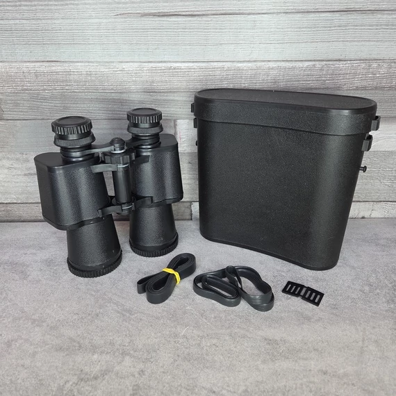 Távcső lencsevédőkkel, szállítható dobozban