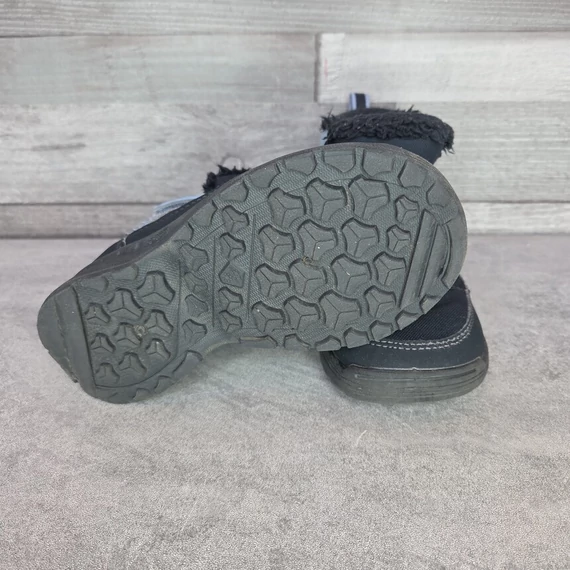 Quechua vízálló sötétkék bundás bakancs, 25