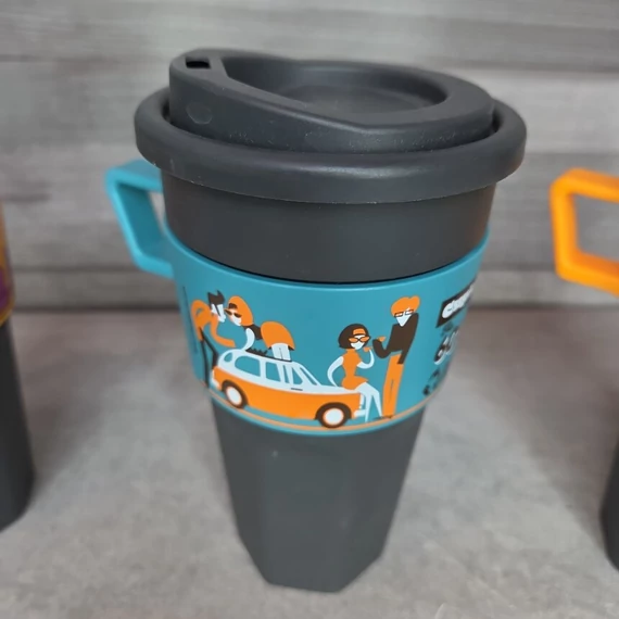 Cupler műanyag elviteles pohár többféle mintával