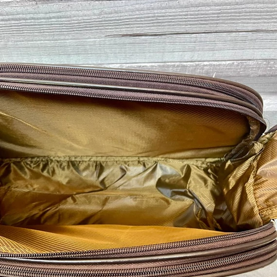 Marchand de Modes nagyméretű kézi táska