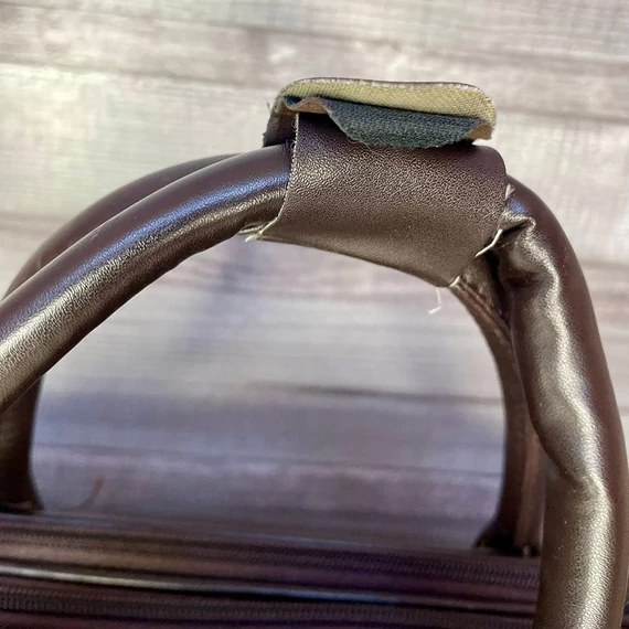 Marchand de Modes nagyméretű kézi táska