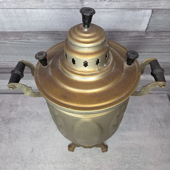 Antik fa tüzelésű szamovár