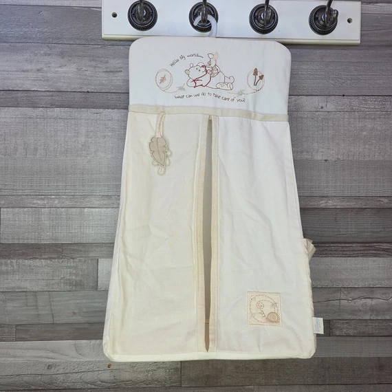 Disney vajszínű Micimackós ovis zsák