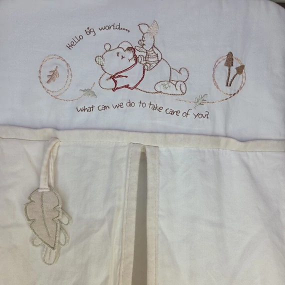 Disney vajszínű Micimackós ovis zsák