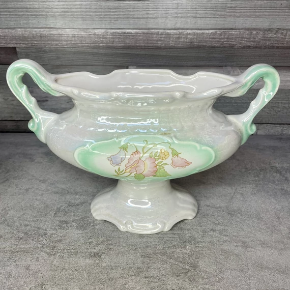 Antik porcelán kínáló tál virágmintával