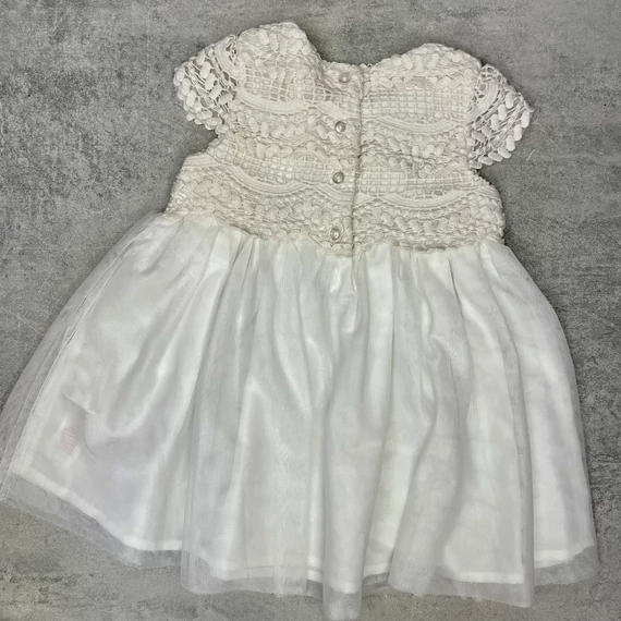 F&F fehér csipkés kislány alkalmi ruha 9-12 hó
