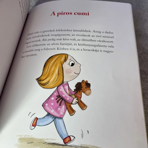 Vadadi Adrienn: Ákos Óvodába Megy mesekönyv