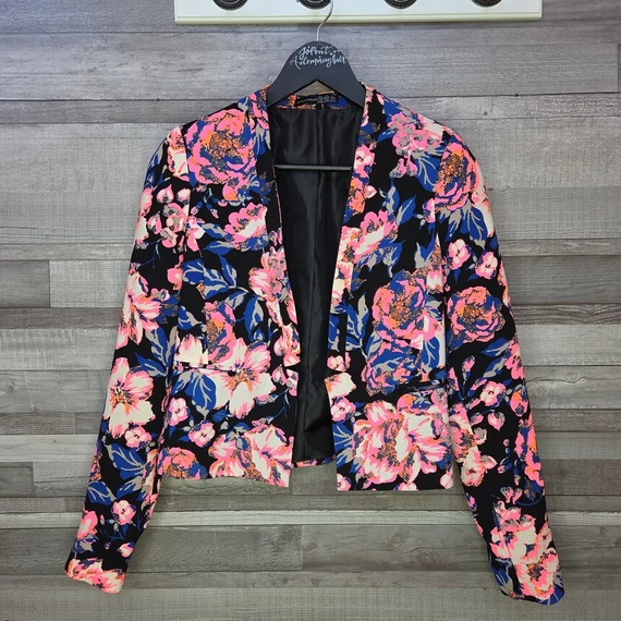 Atmosphere virágos rövid fazonú női blézer, S