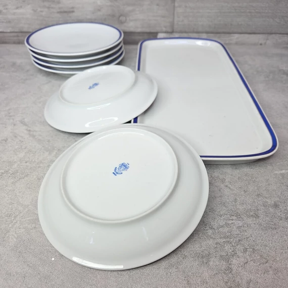 Alföldi porcelán kínáló tálca süteményes tányérokkal
