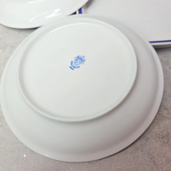 Alföldi porcelán kínáló tálca süteményes tányérokkal