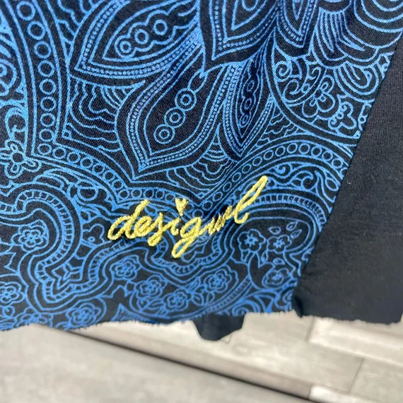 Desigual fekete-kék mintás női ruha XS