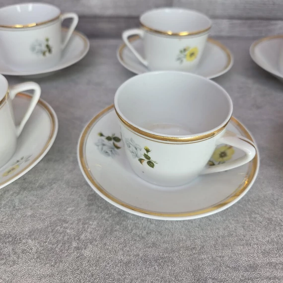 Hollóházi porcelán virágmintás kávéskészlet