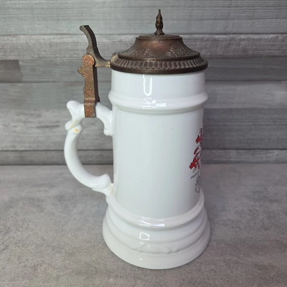 Beck's német söröskorsó fedéllel