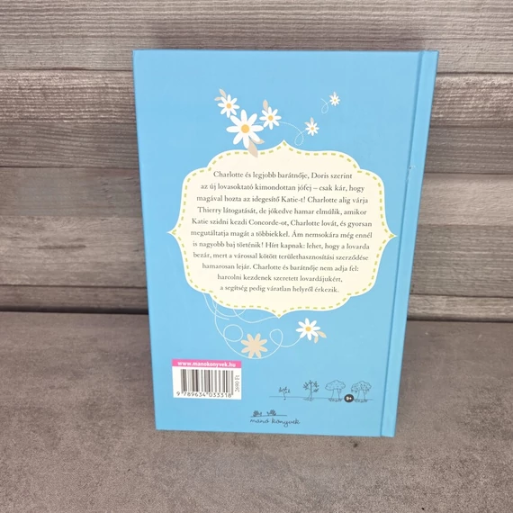 Nele Neuhaus: Charlotte - Váratlan vendég, könyv