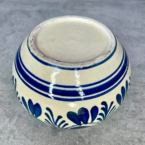 Kék-fehér népies kerámia váza