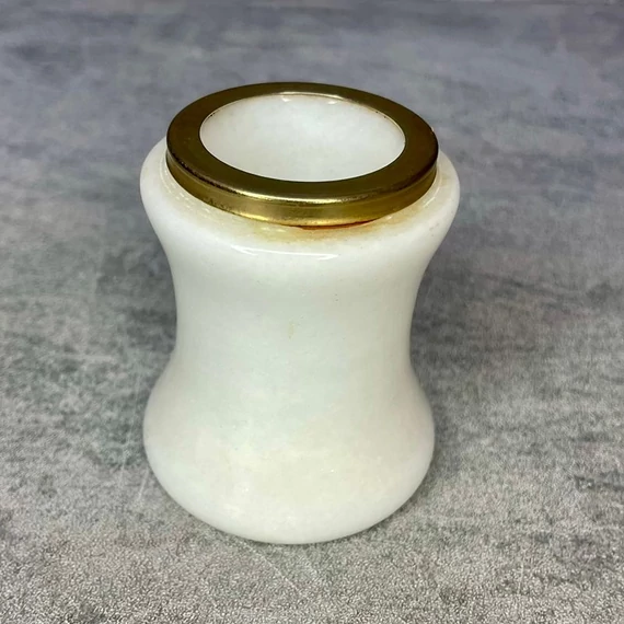 Fehér-arany márvány gyertyatartó