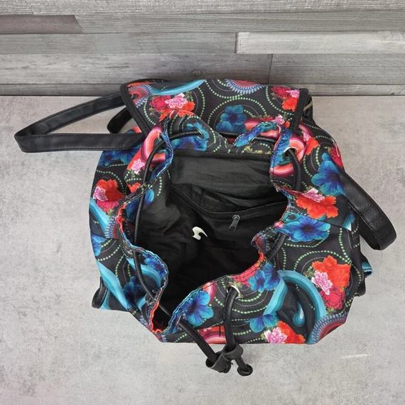 Mintás női hátizsák