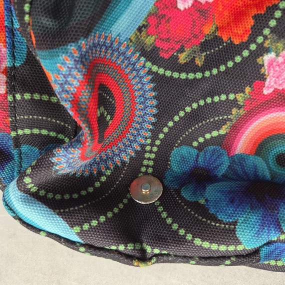 Mintás női hátizsák