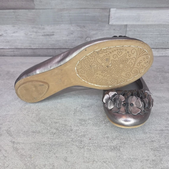 Graceland bronz színű női balerina virágos díszítéssel, 36