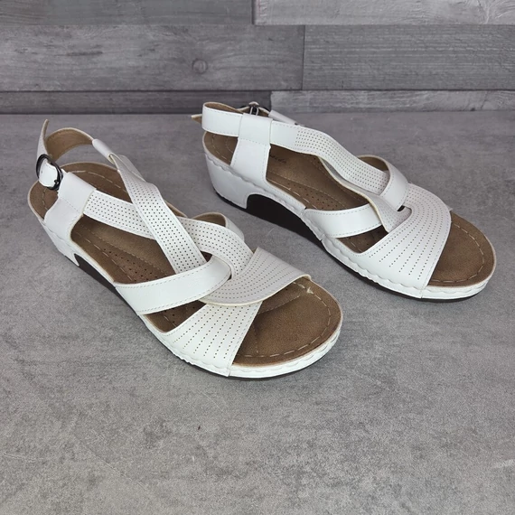 Bosido magastalpú fehér női szandál, 39