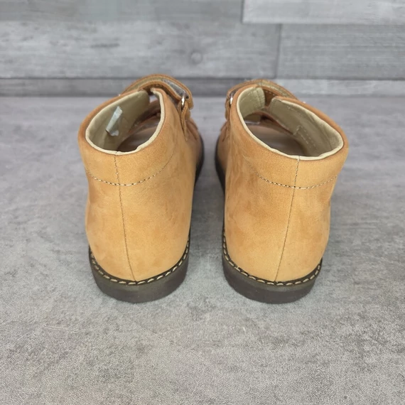 GMED supinált őzbarna tépőzáras gyerek szandál, 33