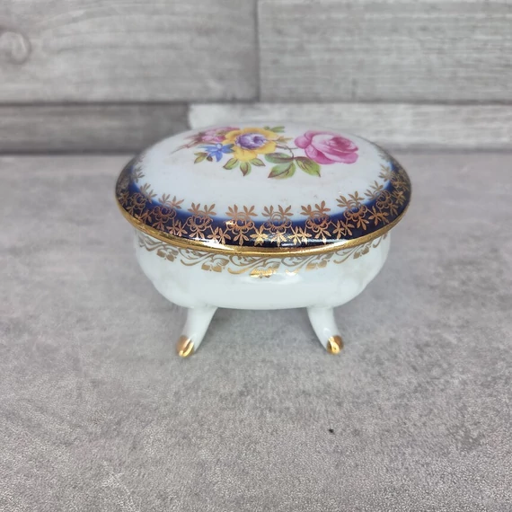 Martinroda német porcelán négylábú rózsa mintás ékszertartó