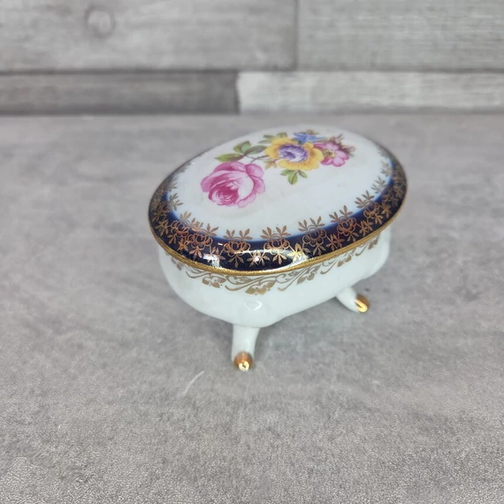 Martinroda német porcelán négylábú rózsa mintás ékszertartó