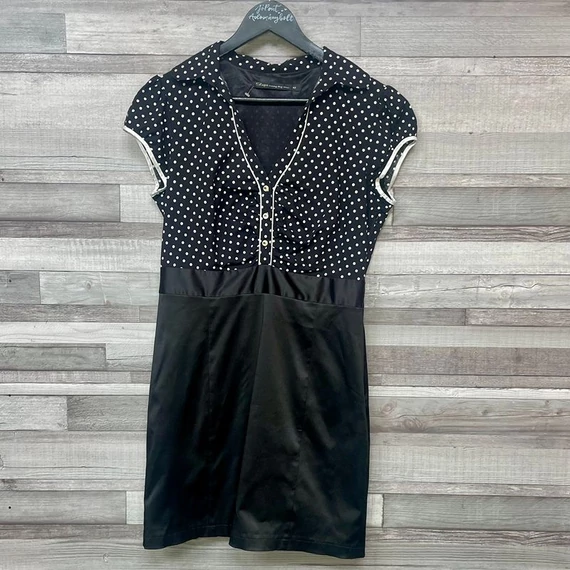 Step Every Day Chic fekete pöttyös elegáns női ruha 42