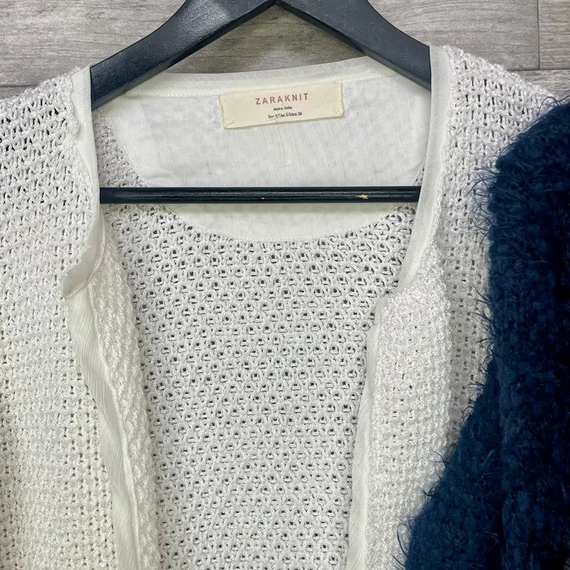 ZaraKnit kötött fehér kardigán, Queen's sötétkék pulóver szett S