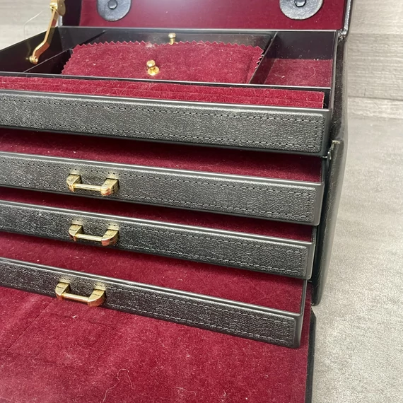 Vintage fekete műbőr bársonypárnás fiókos tükrös ékszertartó doboz