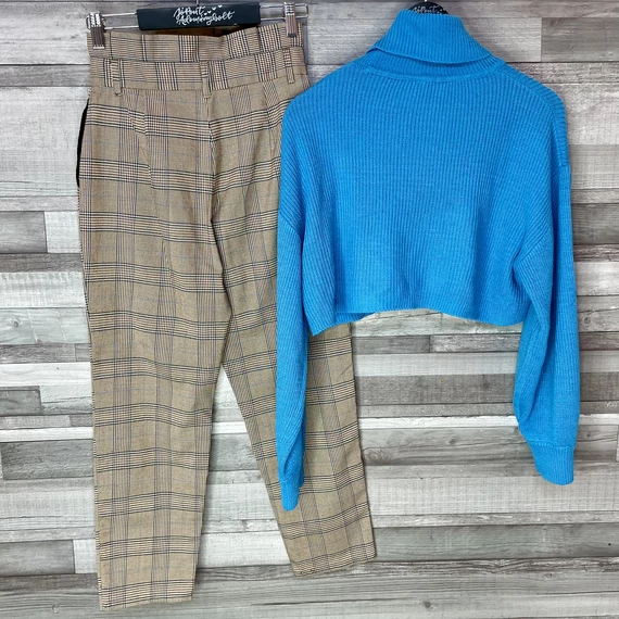 Sinsay kockás nadrág H&M kék rövid pulóver XS-S