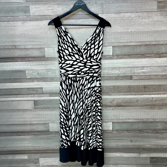 Fekete-fehér mintás női ruha 40