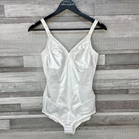 Triumph fehér/gyöngyház body 90B