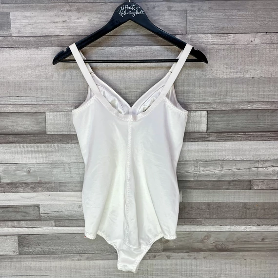 Triumph fehér/gyöngyház body 90B