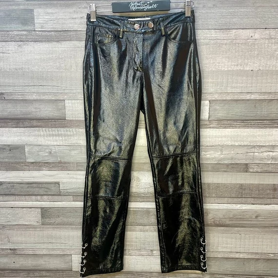 Mango lakkbőr hatású fekete női nadrág 34