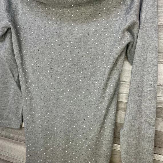 Quiz kötött szürke ruha díszekkel 40