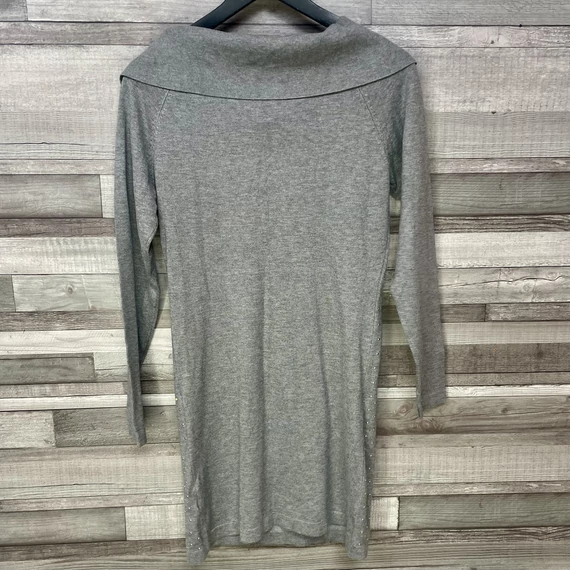 Quiz kötött szürke ruha díszekkel 40