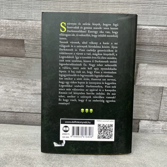 Shane Hegarty: Darkmouth a legendavadász, ifjúsági könyv