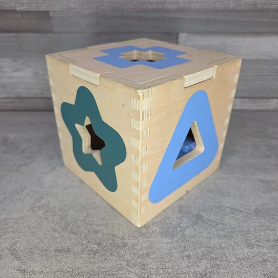 Lupilu fa formabedobó kocka babáknak